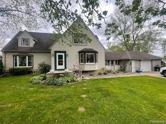 1264 Brabbs St, Burton, MI 48509