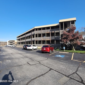 313 Lake Place Condo Dr, Elizabethtown, NC 28337