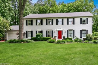 2997 Creekview Ln, Avon, OH 44011