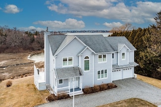 56 Marine Dr, Narragansett, RI 02882