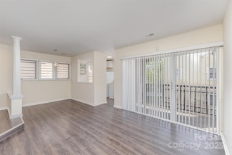 1101 E Morehead St Unit 32, Charlotte, NC 28204