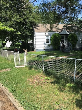 13 Cornell Dr, Hampton, VA 23669