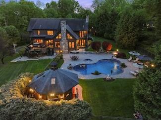 17 Fire Hill Ln, Redding, CT 06896