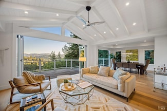117 Country Club Dr, Mill Valley, CA 94941