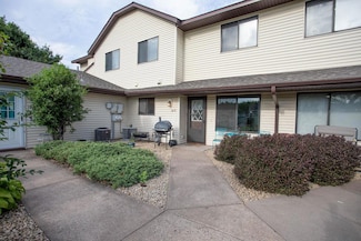 1615 Helmo Ave N, Saint Paul, MN 55128