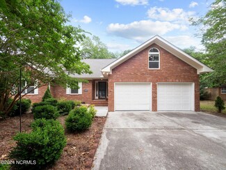 125 Vista Ln, Hampstead, NC 28443