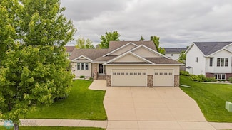 4226 34th Ave S, Fargo, ND 58104