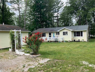 5611 NE East Shore Dr, Kalkaska, MI 49646
