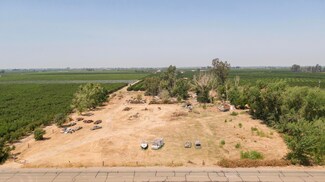 561 N Oliver Ave, Sanger, CA 93657