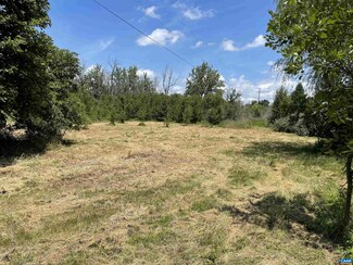 436 Lipscomb Rd, Stuarts Draft, VA 24477