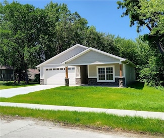 802 E North Main St, Richmond, MO 64085