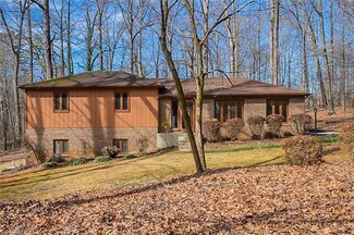 3260 Shaftesbury Ln, Winston Salem, NC 27105