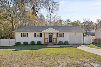 7206 Shelby Cir, Fayetteville, NC 28314