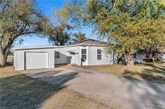 307 W 23rd St, Fort Scott, KS 66701