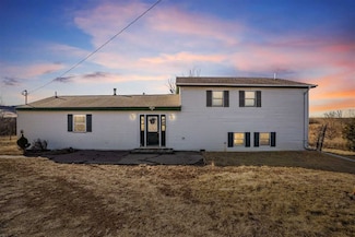 25487 165th St, Columbus Junction, IA 52738