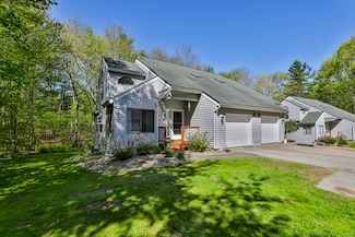 8 Overlook Dr, Atkinson, NH 03811