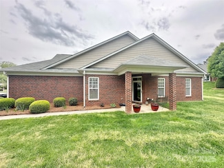 4223 Willow View Ct, Matthews, NC 28105