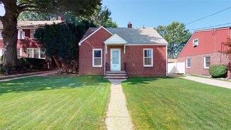 2108 6th St, Cuyahoga Falls, OH 44221