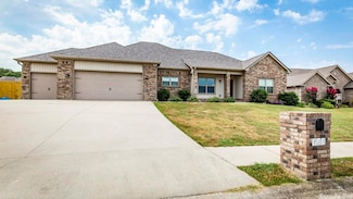 169 Crystal Lake Rd, Austin, AR 72007