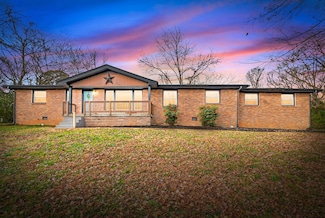 509 Rosewood Dr, Clarksville, TN 37043