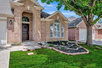 4717 Parkmount Dr, Fort Worth, TX 76137