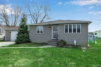 3891 Brian Ct, Hamburg, NY 14075