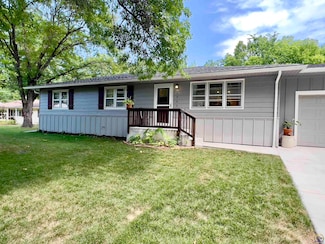 1702 Delaware St, Lawrence, KS 66044