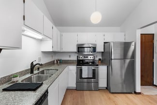 3850 Plymouth Blvd Unit 317, Plymouth, MN 55446