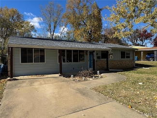 4315 Heath Dr, Saint Louis, MO 63134