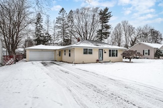 203 N Ridgeway Dr, Battle Creek, MI 49015