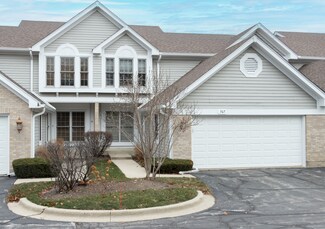 767 Regency Park Dr, Crystal Lake, IL 60014