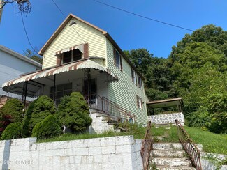 82 W Enterprise St, Glen Lyon, PA 18617