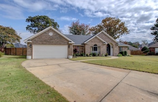 223 Chantilly Cir, Maumelle, AR 72113