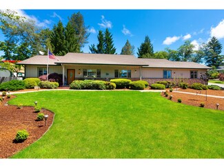 344 Grandview St, Glide, OR 97443