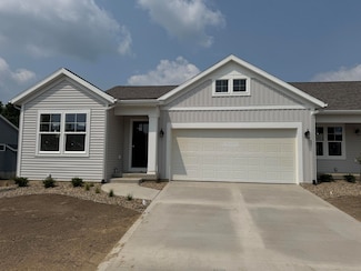 1531 N Village Cir, Kalamazoo, MI 49009