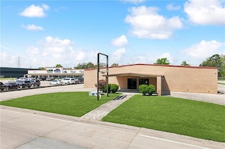 1005 Cambridge Dr, Laplace, LA 70068