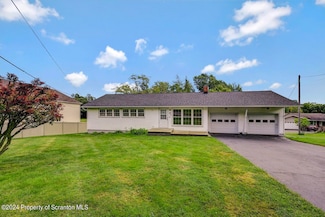 710 Griffin Rd, Roaring Brook Township, PA 18444