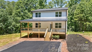 440 Old Buckeye Cove Rd, Swannanoa, NC 28778