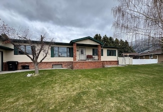105 Country Club Ln, Butte, MT 59701