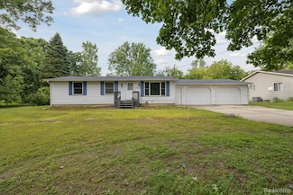 3250 Carr St, Flint, MI 48506