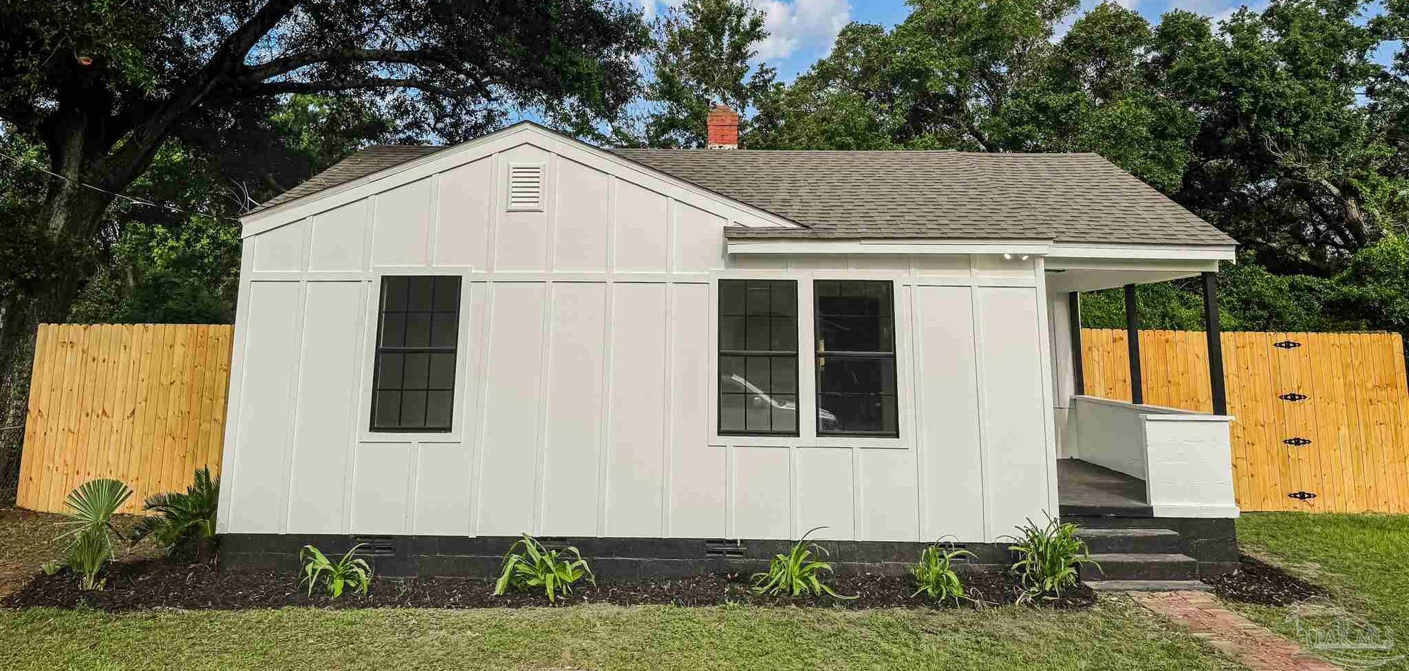 5 E Carver Dr, Pensacola, FL 32507