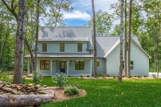 460 Spring Dr, Signal Mountain, TN 37377