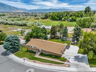 955 W Charlotte Dr, South Jordan, UT 84095