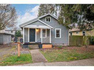 859 7th Ave, Longview, WA 98632