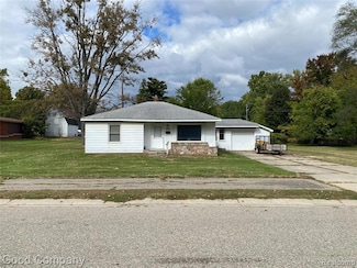 7553 Nichols St, Utica, MI 48317