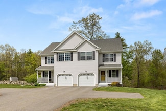 3 Annika Lee Dr, Epping, NH 03042