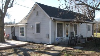 624 W Wilson St, Ottawa, KS 66067