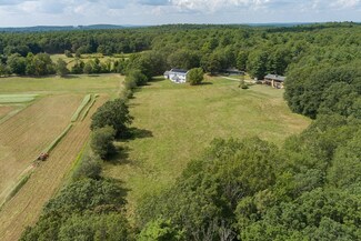 49 Powisset St, Dover, MA 02030