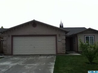 41111 Rancho Ct, Orosi, CA 93647