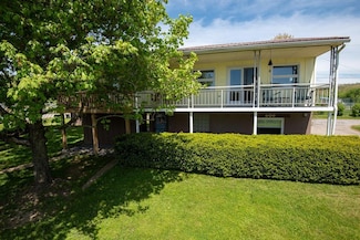 36 Circle St, Franklin, PA 16323